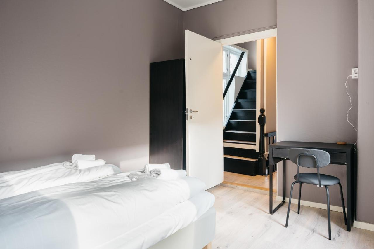 S54 - Private Rooms In The City Center Берген Экстерьер фото
